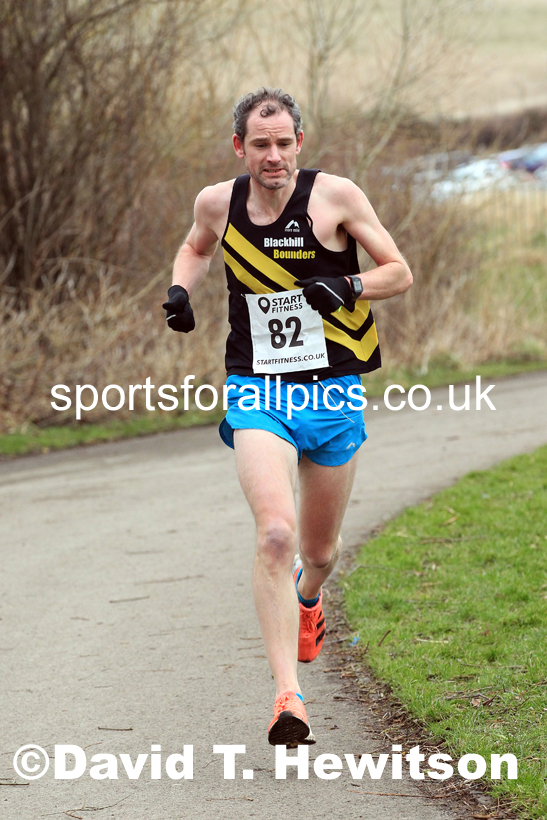 Senior men and veteran men over-40s NECAA Road Relay Champs., Hetton Lyons Park, Hetton le Hole, County Durham. Photo: David T. Hewitson/Sports for All Pics